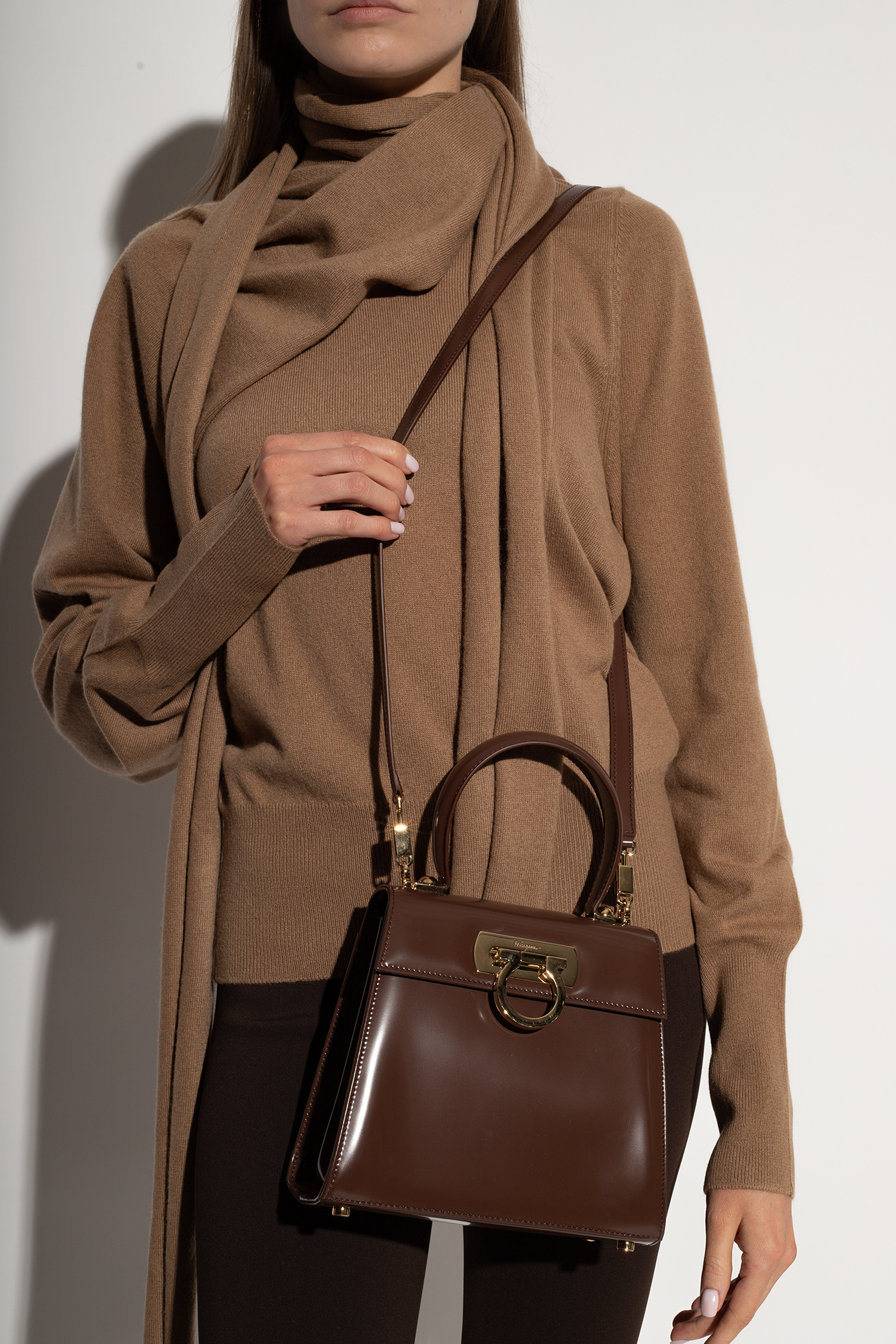 ★関税込み★ FERRAGAMO DARK BROWN LEATHER TOP HANDLE BAG Salvatore Ferragamo: Handbag with Shoulder Strap